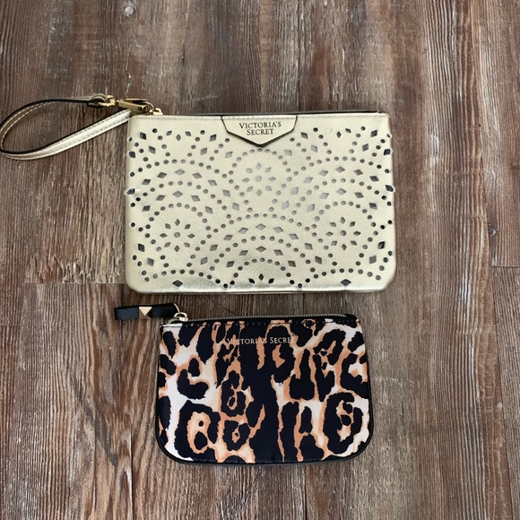 🔥 Victoria’s Secret Wristlet & Pouch Set - Picture 2 of 8